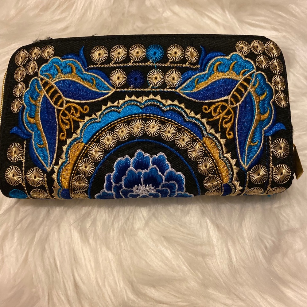 Beautiful Mexican wallet small zippers for closure